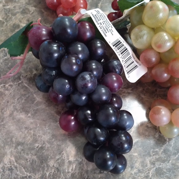 New Grapes Clusters Artificial Faux Fruit Mixed Sizes & Color 32 pc Soft Texture - Picture 13 of 16